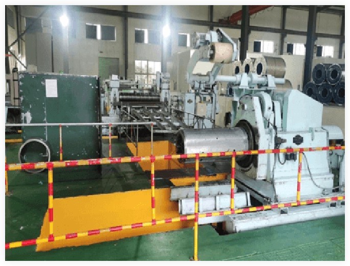 Imported longitudinal slitting machine from Japan